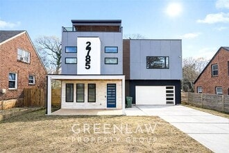 Building Photo - 2785 Memorial Dr SE