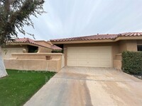 Building Photo - 41495 Woodhaven Dr W
