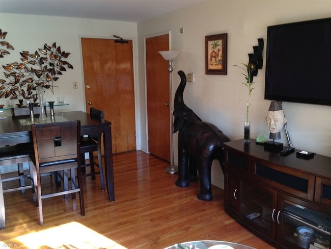 Building Photo - 22 Kenyon St