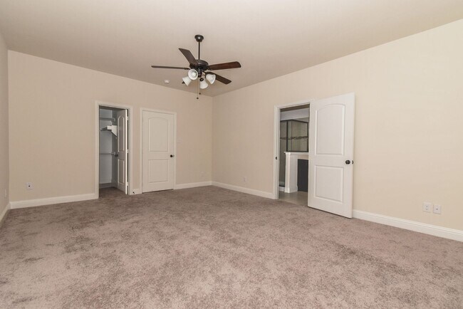 Building Photo - 6819 Jade Dr