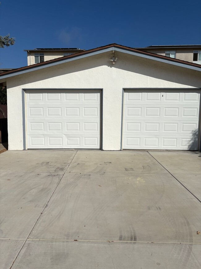 Building Photo - 1 + 1 Cottage  with Bonus Room, East End V...