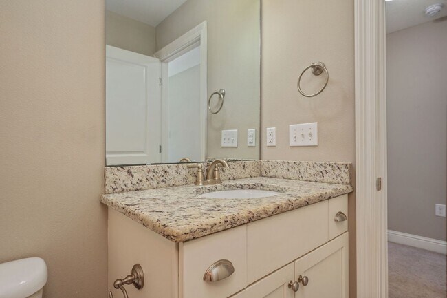Building Photo - Modern 4-Bedroom Home with Designer Touches in the Heart of Niceville