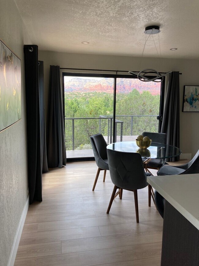 Building Photo - Spectacular, Panoramic Red Rock Views in West Sedona