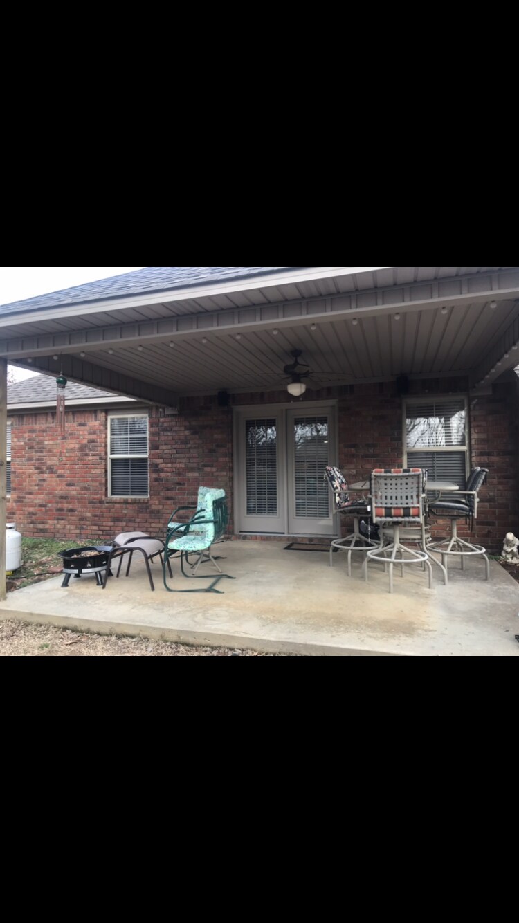 Building Photo - 2555 N Trafalger Dr