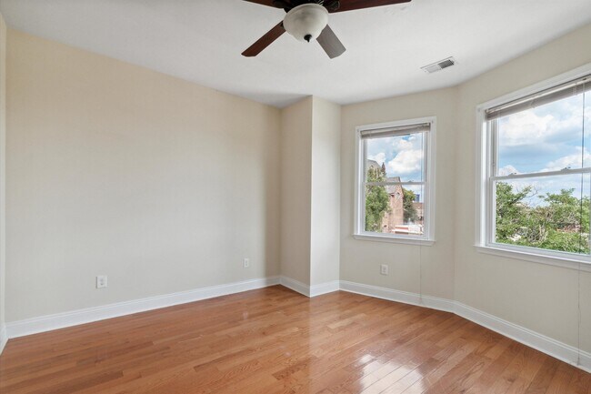 Building Photo - 1424 Willington St