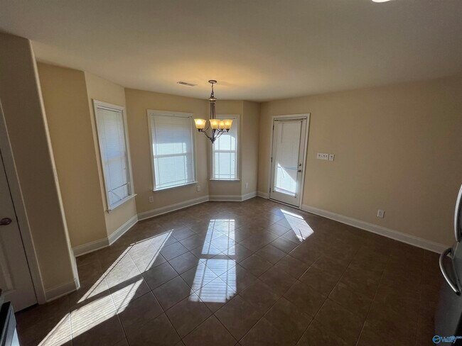 Building Photo - 29886 Park Hill Dr