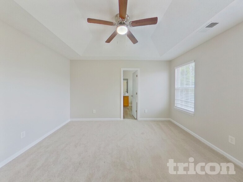 Building Photo - 471 Sawtooth Ln