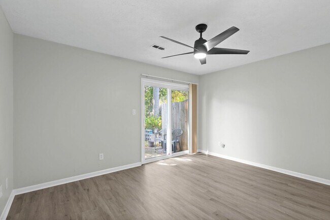 Building Photo - 507 33rd Ave N