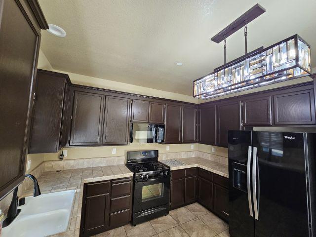 Building Photo - 5620 Bloom Dr