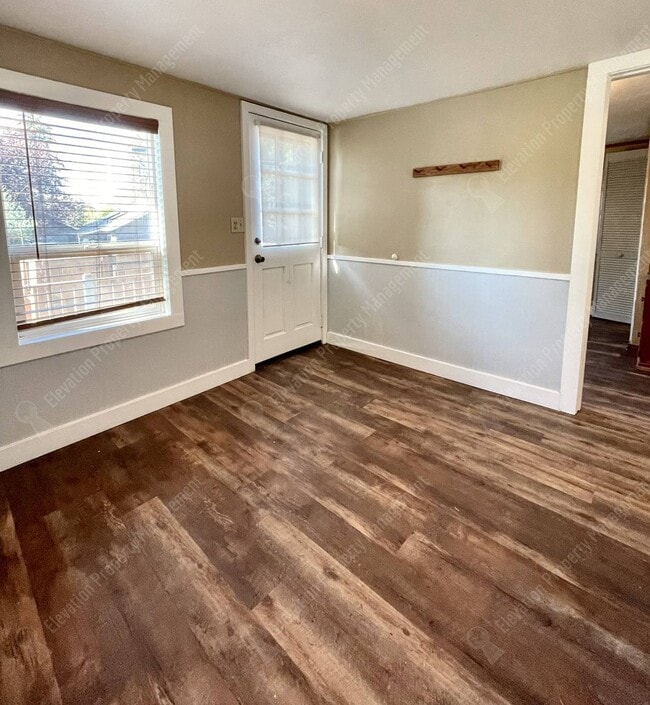 Building Photo - Super charming 2 BR cottage on the westside of Bend!