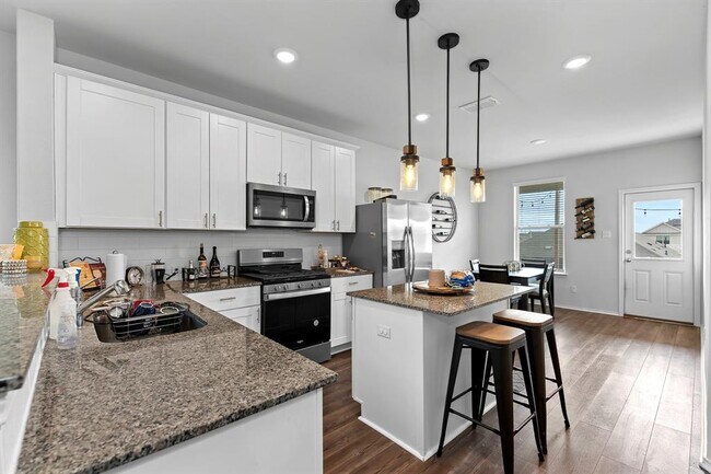Building Photo - 469 Grace Lilly Dr