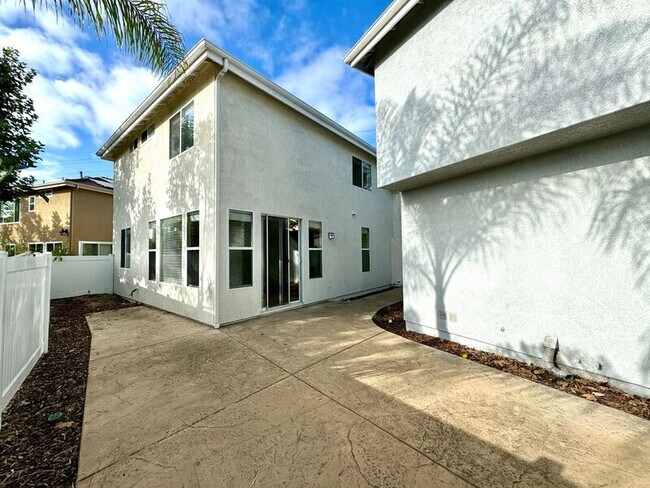 Building Photo - 2036 Courage St