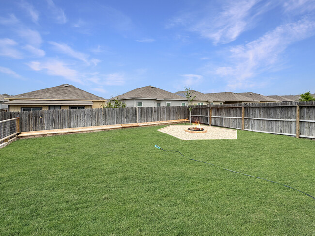 Building Photo - 13019 Heathers Elm
