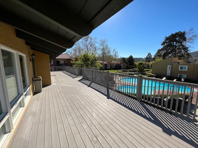 Building Photo - 17131 W Bernardo Dr