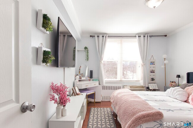 Building Photo - 7 4th St