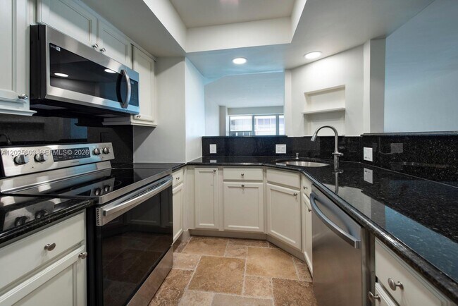 Building Photo - 4010 Galt Ocean Dr