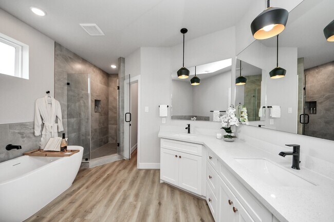 Building Photo - 5806 Francis Oak Ln