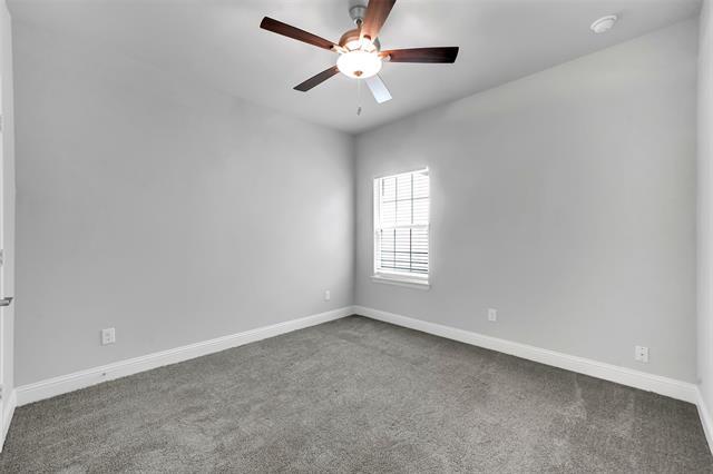 Building Photo - 260 Lakeside Dr