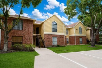 Building Photo - 8764 Mallard Reserve Dr