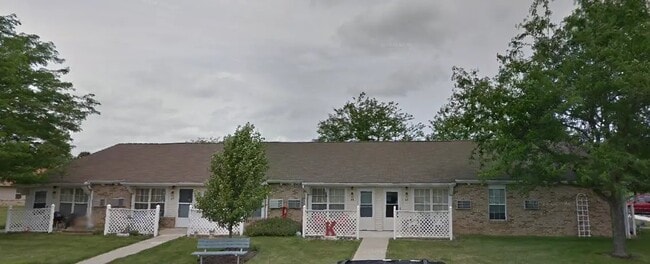 Building Photo - 985 Meadow Ln