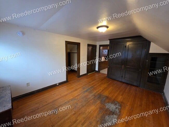 Building Photo - 625 Roosevelt Dr