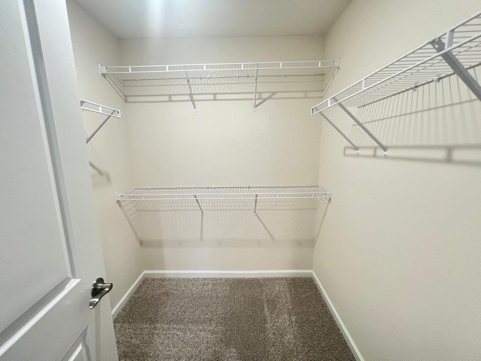 master bedroom walk in closet - 6527 Wheatly Rd