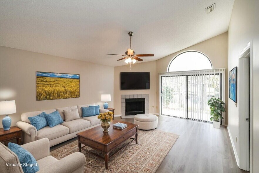 Building Photo - 2847 Lantana Lakes Dr W