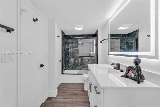 Building Photo - 3589 S Ocean Blvd