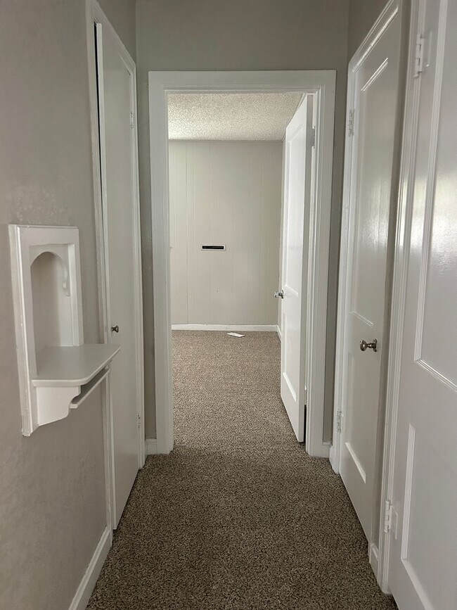 Building Photo - 2 story home