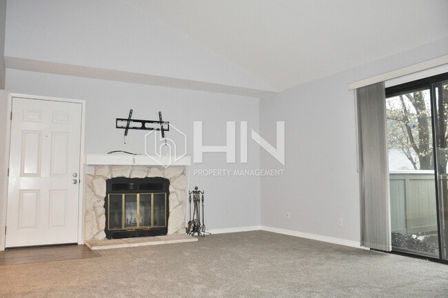 Building Photo - 200 Compton Cir