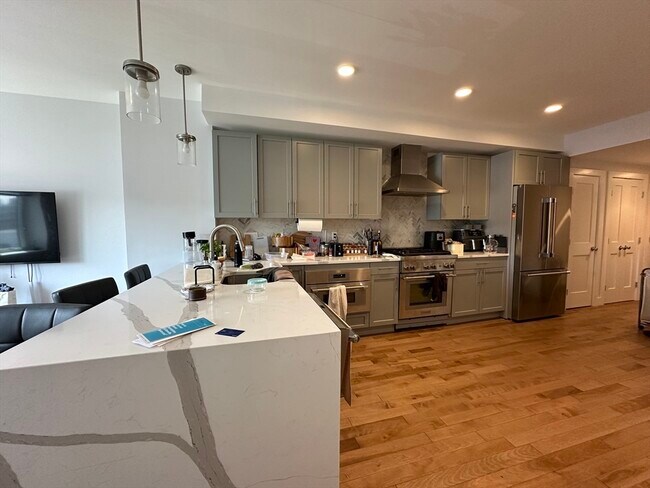 Building Photo - 50 Hichborn St