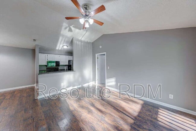 Building Photo - 4470 Village Ln
