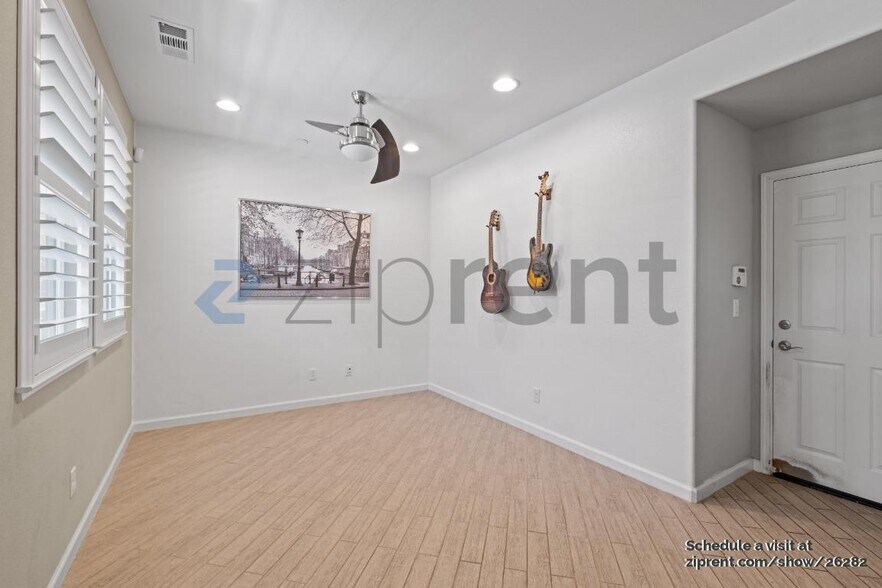 Building Photo - 2334 Morrow St