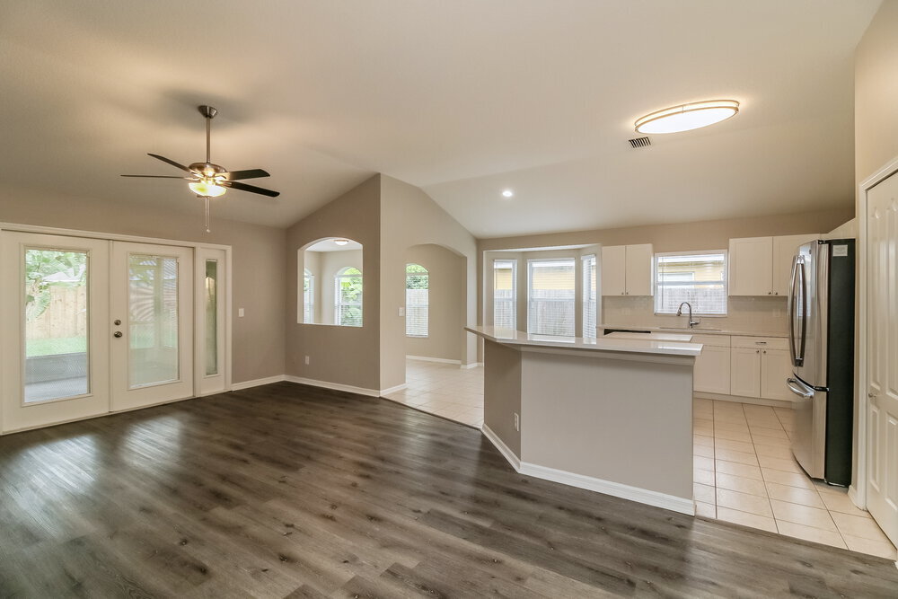 Building Photo - 1465 Lake Shore Ranch Dr