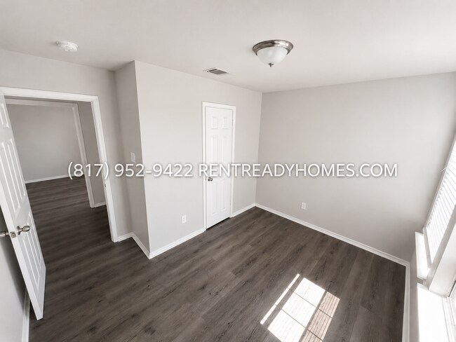 Building Photo - 3128 S Cherry Ln