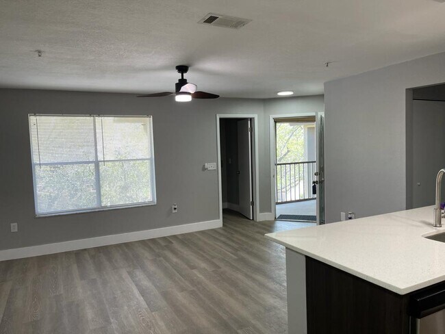 Building Photo - 623 Dory Ln