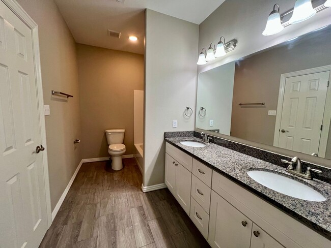 Building Photo - 9916 Landry Dr