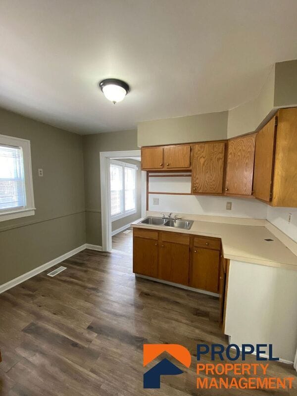 Building Photo - 157 E Bennett Ave