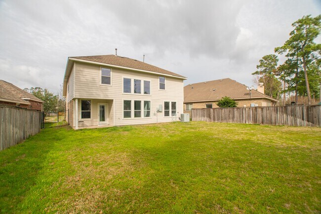 Building Photo - 102 E Lasting Spring Cir