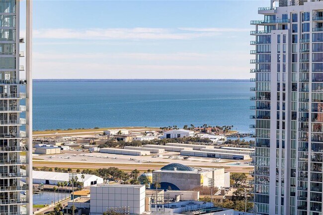 Building Photo - 275 1st Ave S