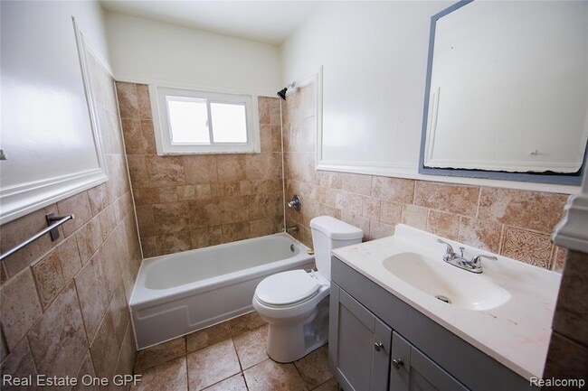 Building Photo - 14960 Alberta Ave