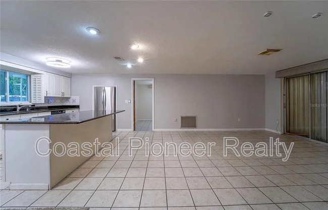 Building Photo - 7713 Heather St