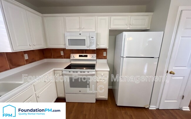 Building Photo - 1066 W Montebello Cir