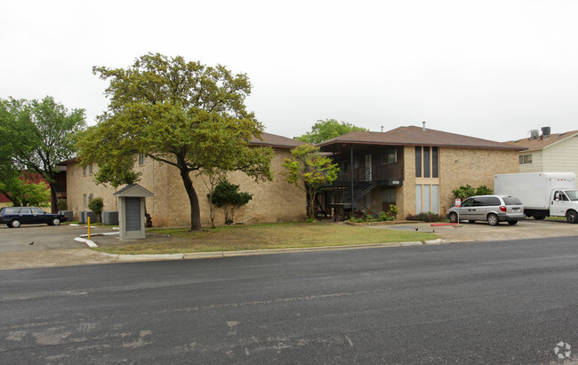 Primary Photo - 1318 Lamar Square Dr