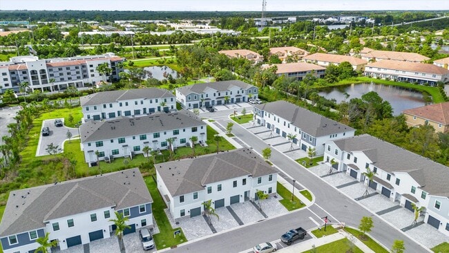 Building Photo - 7638 SW Lucy Ln