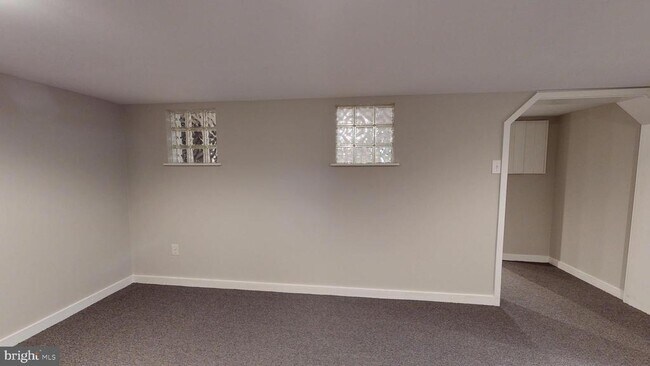 Building Photo - 72 Whethersfield Cir