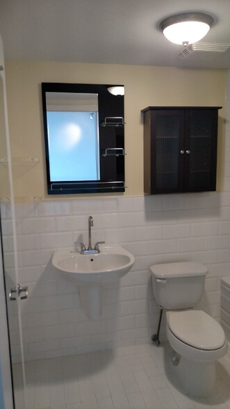 Building Photo - 690 SW 1st Ct