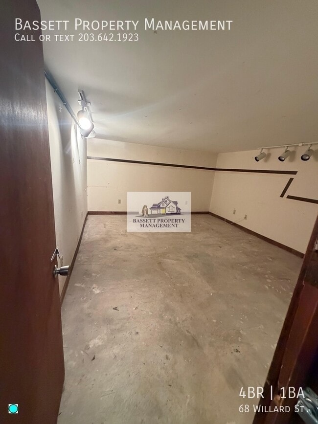 Building Photo - 68 Willard St