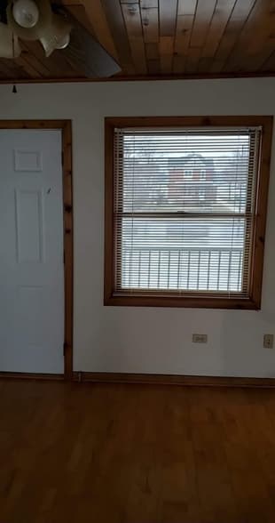 Building Photo - 415 1/2 1st N St