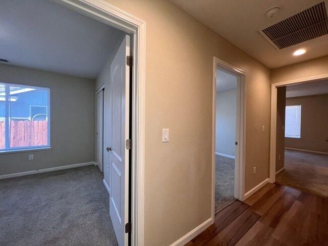 Building Photo - 4 Bedroom 2 Bathroom Fallon Home